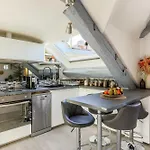 Cosy Apartment In The Heart Of Paris